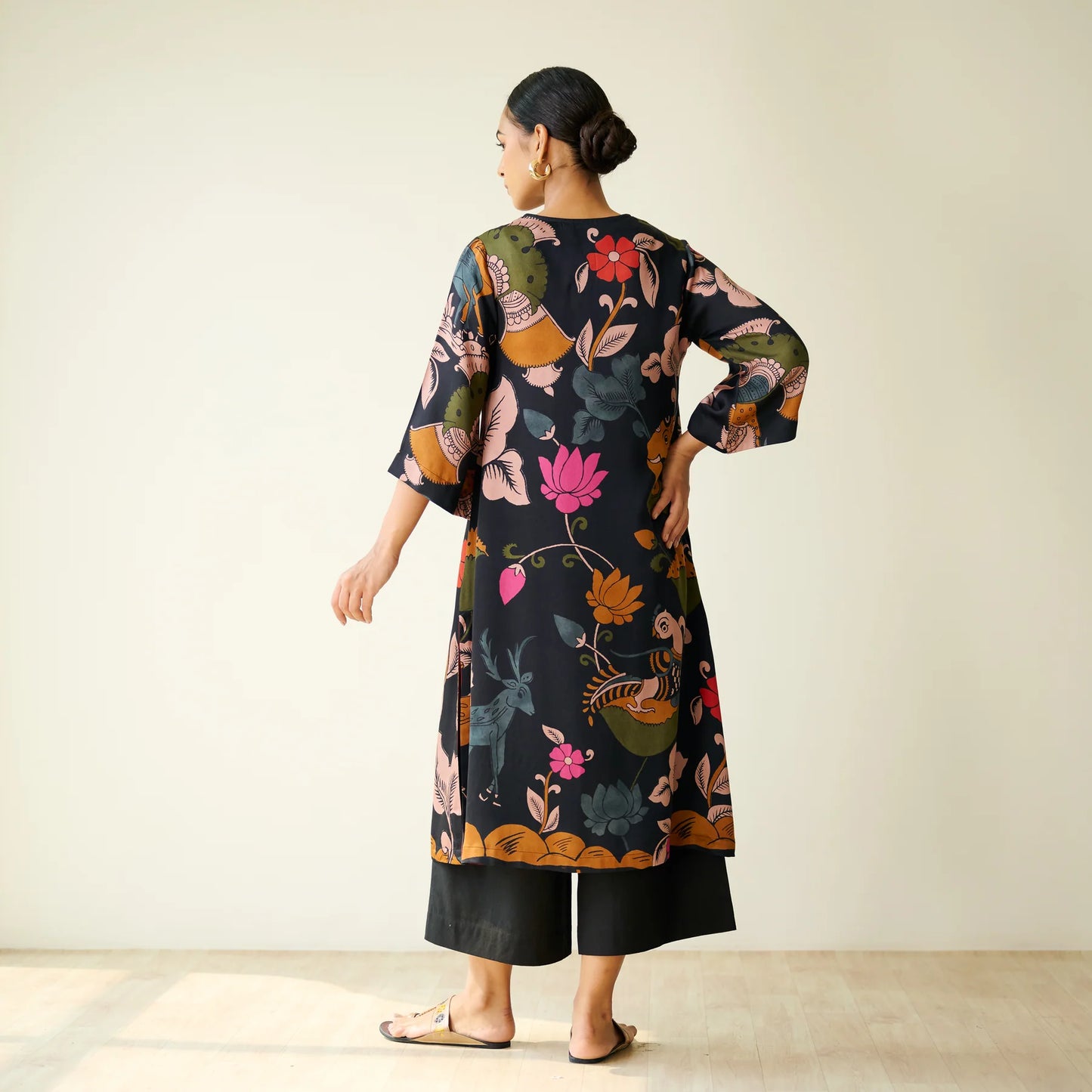 THE LADY KURTA SET