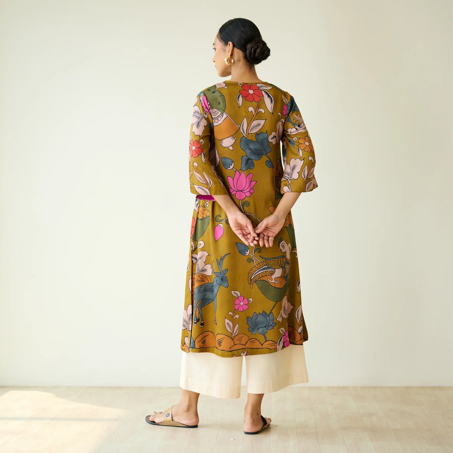 THE LADY KURTA SET