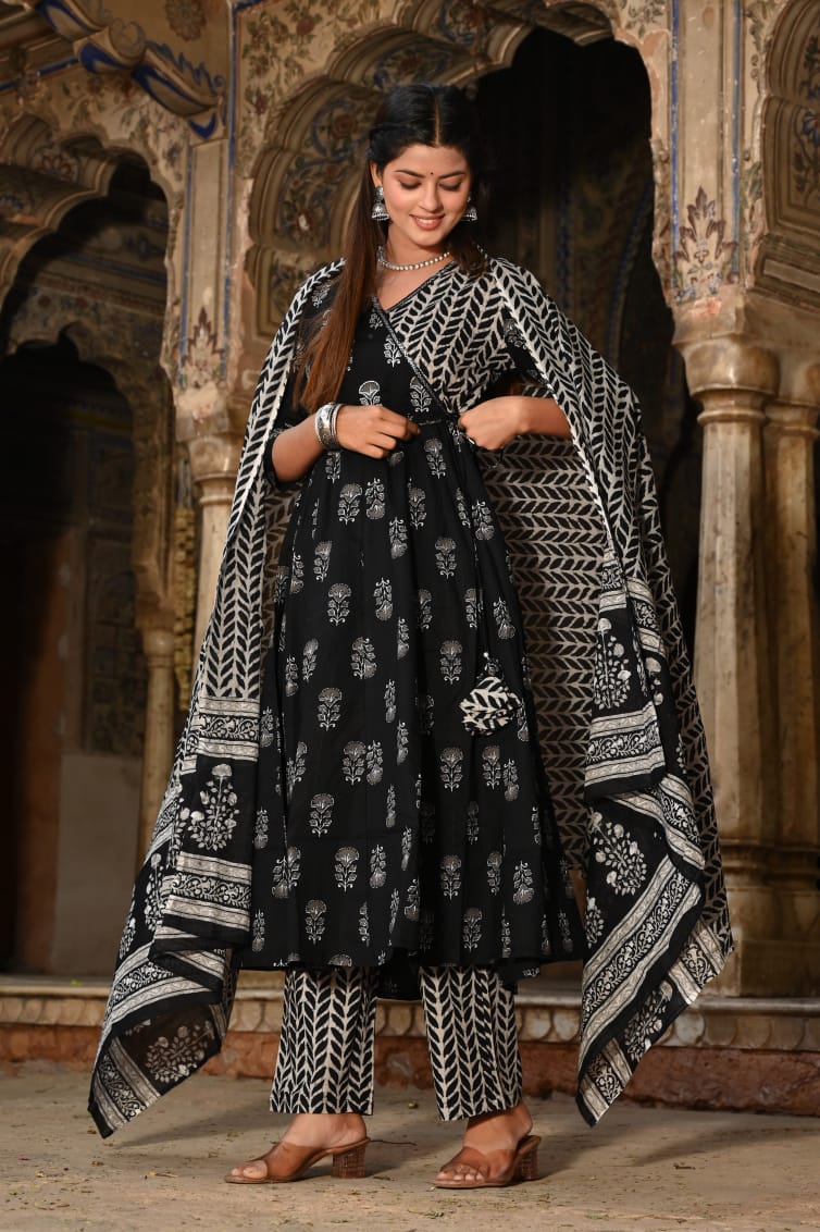 A BEAUTIFUL HAND BLOCK PRINT ANARKALI 3PIS DRESS