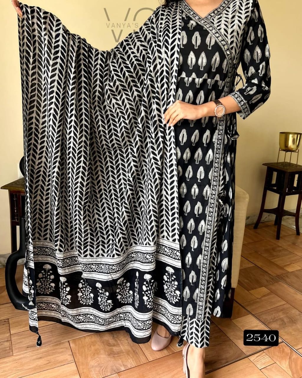 ANGRAKHA STYLE HAND BLOCK PRINT BLACK KURTI 3PIC SET