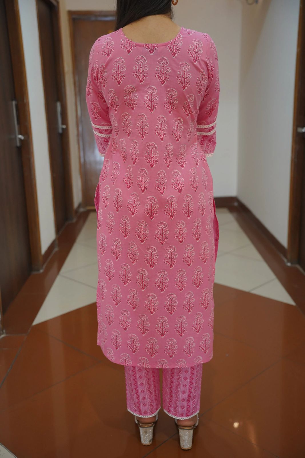 NACK CHIKEN LESS COTTON KURTI PENT AND DUPATTA