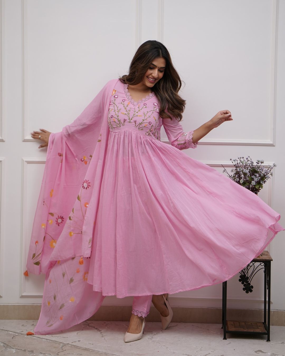 Aavana Embroidery Suit Set