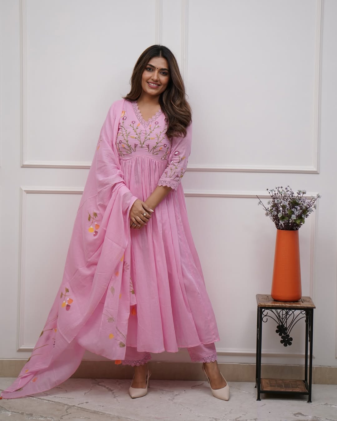 Aavana Embroidery Suit Set
