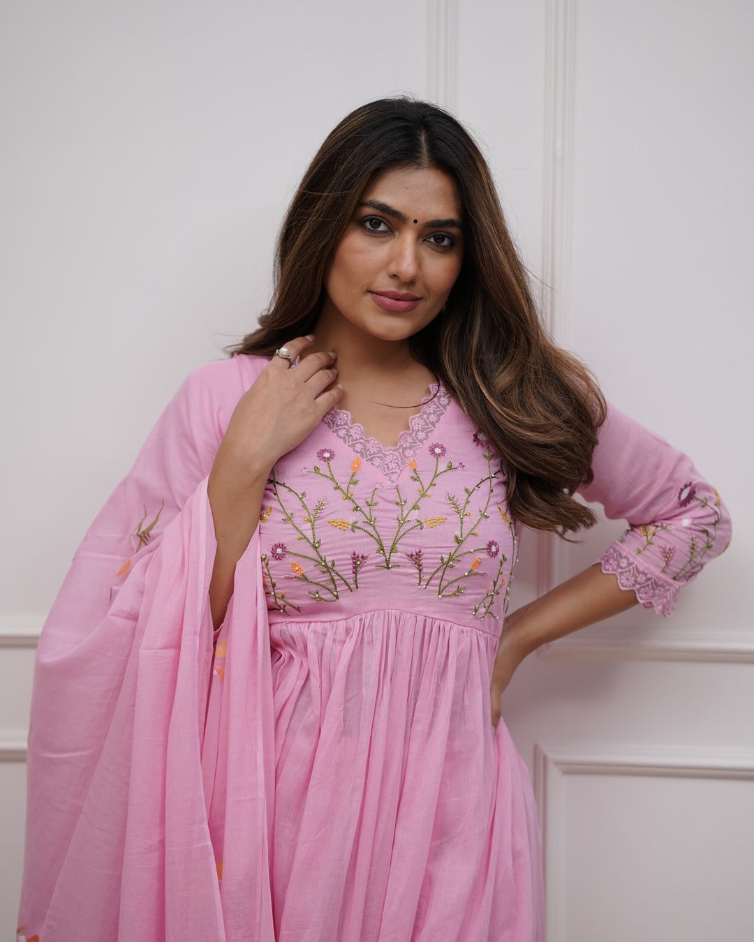 Aavana Embroidery Suit Set